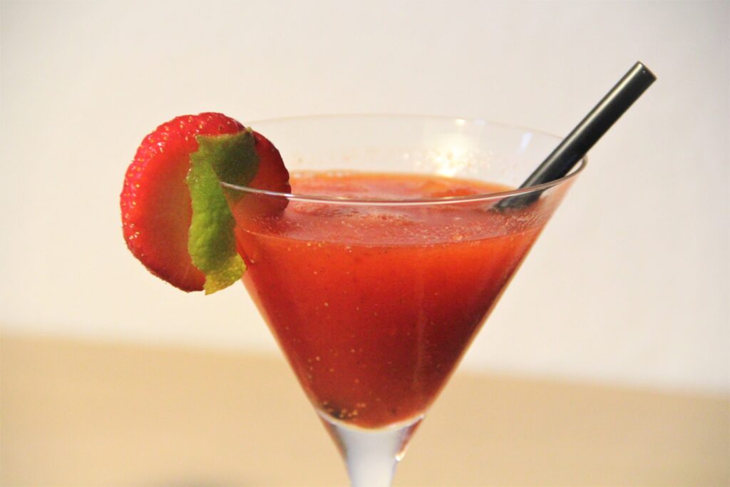 strawberry daiquiri i martiniglas