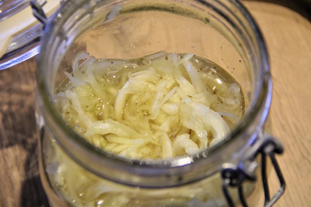 hjemmelavet sauerkraut i glas
